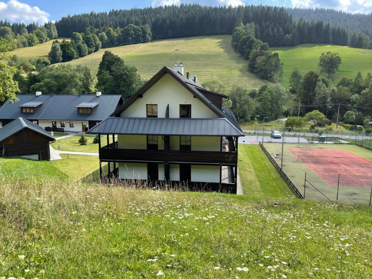 Apartmany Neta Velke Karlovice, Polansky Dvur 外观 照片